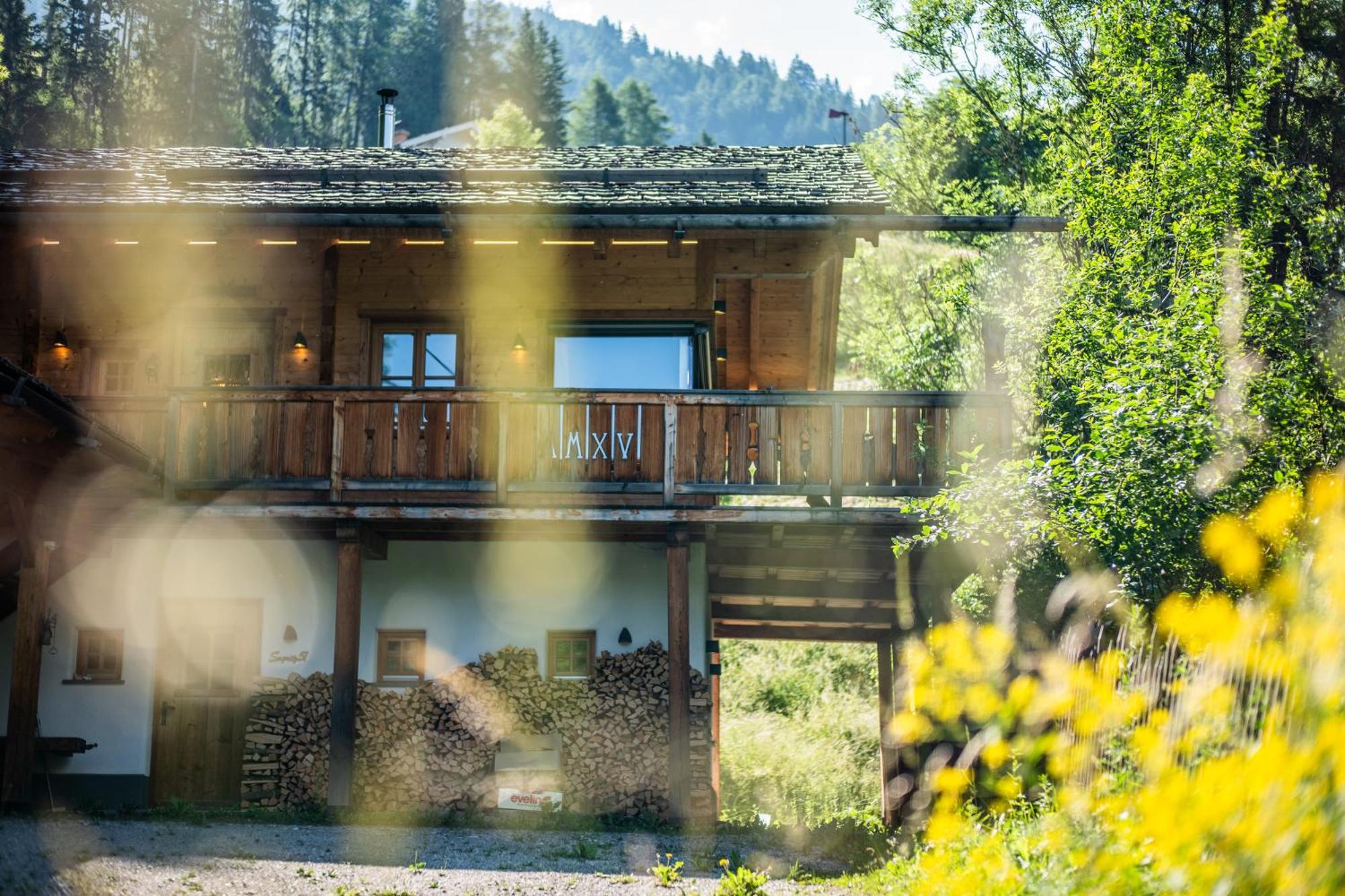 Wuidererhuettn, Charlet In Alleinlage Mit Freistehendem Saunahaus Großkirchheim Buitenkant foto