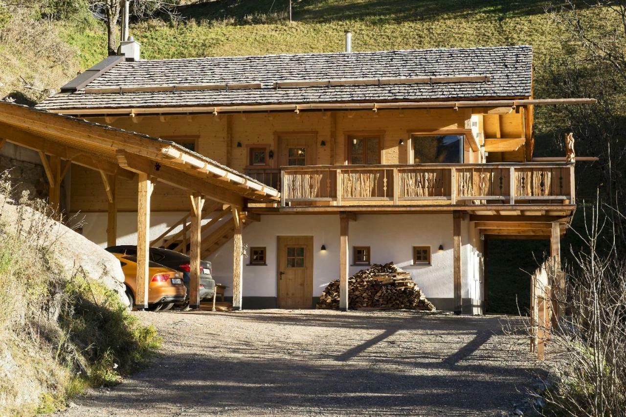 Wuidererhuettn, Charlet In Alleinlage Mit Freistehendem Saunahaus Großkirchheim Buitenkant foto